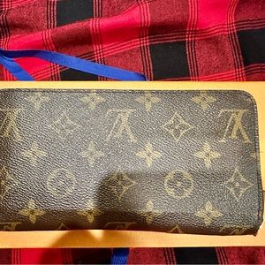 Louis Vuitton Zippy Wallet